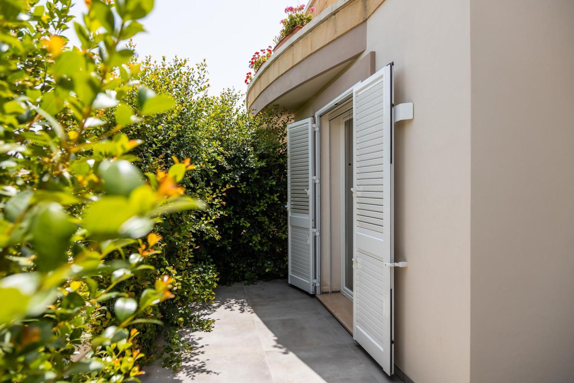 La Collina Di Montegrappa - Suites With Heated Private Pool - Suites With Shared Pool Тулие Стая снимка
