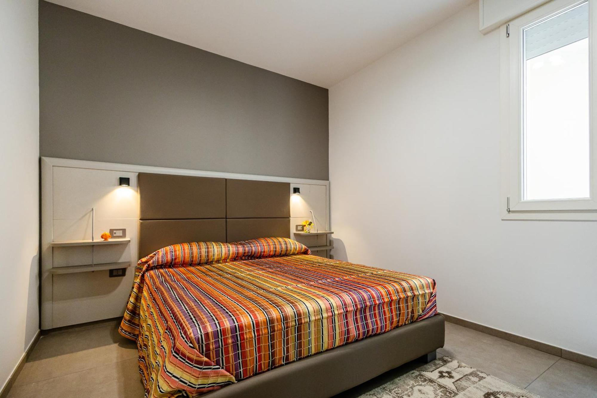 La Collina Di Montegrappa - Suites With Heated Private Pool - Suites With Shared Pool Тулие Екстериор снимка
