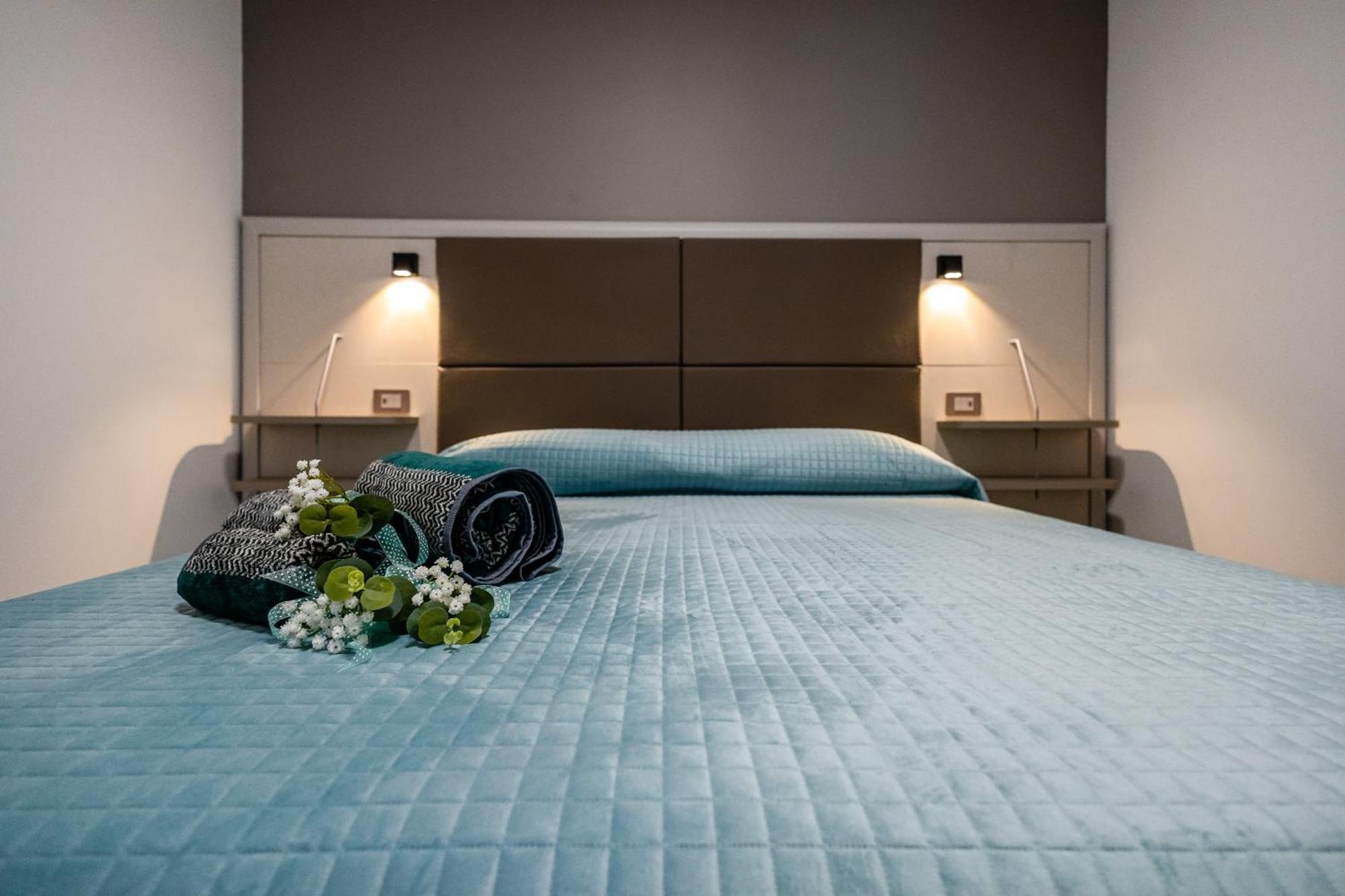 La Collina Di Montegrappa - Suites With Heated Private Pool - Suites With Shared Pool Тулие Екстериор снимка