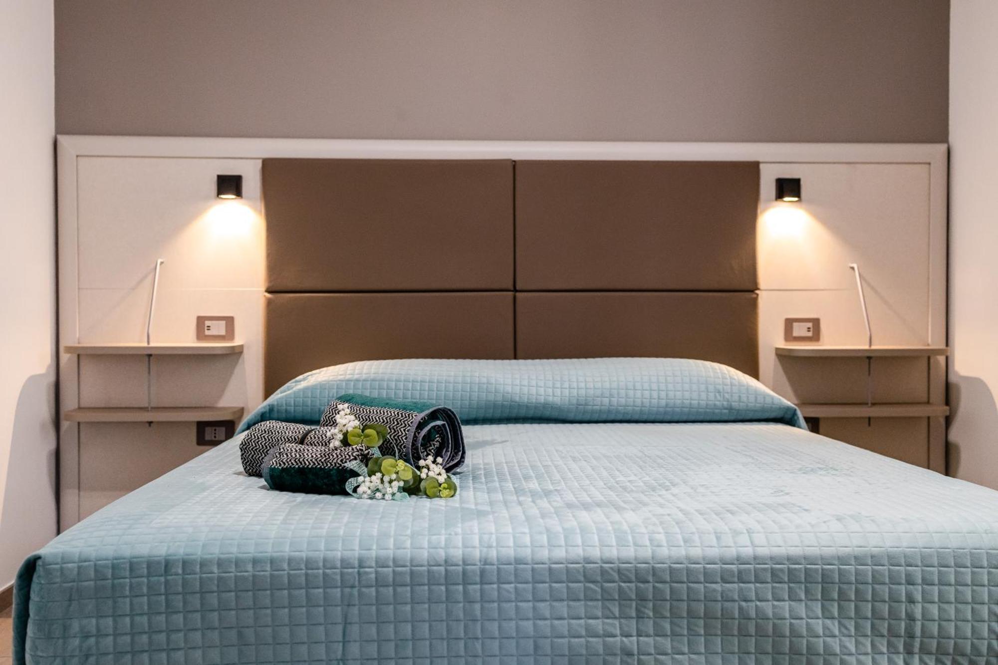 La Collina Di Montegrappa - Suites With Heated Private Pool - Suites With Shared Pool Тулие Екстериор снимка