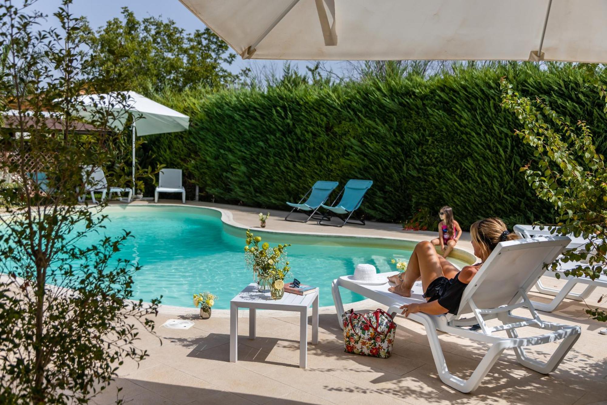 La Collina Di Montegrappa - Suites With Heated Private Pool - Suites With Shared Pool Тулие Екстериор снимка