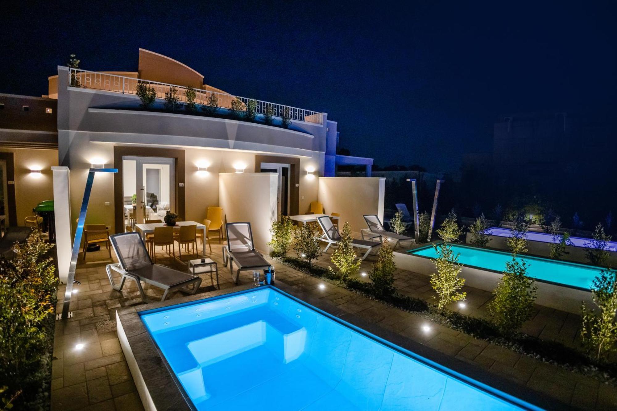 La Collina Di Montegrappa - Suites With Heated Private Pool - Suites With Shared Pool Тулие Екстериор снимка