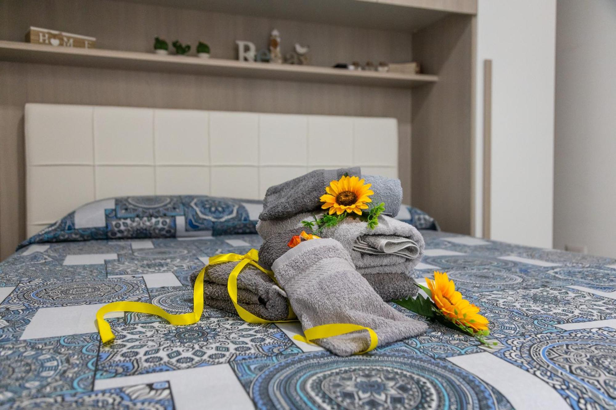 La Collina Di Montegrappa - Suites With Heated Private Pool - Suites With Shared Pool Тулие Екстериор снимка