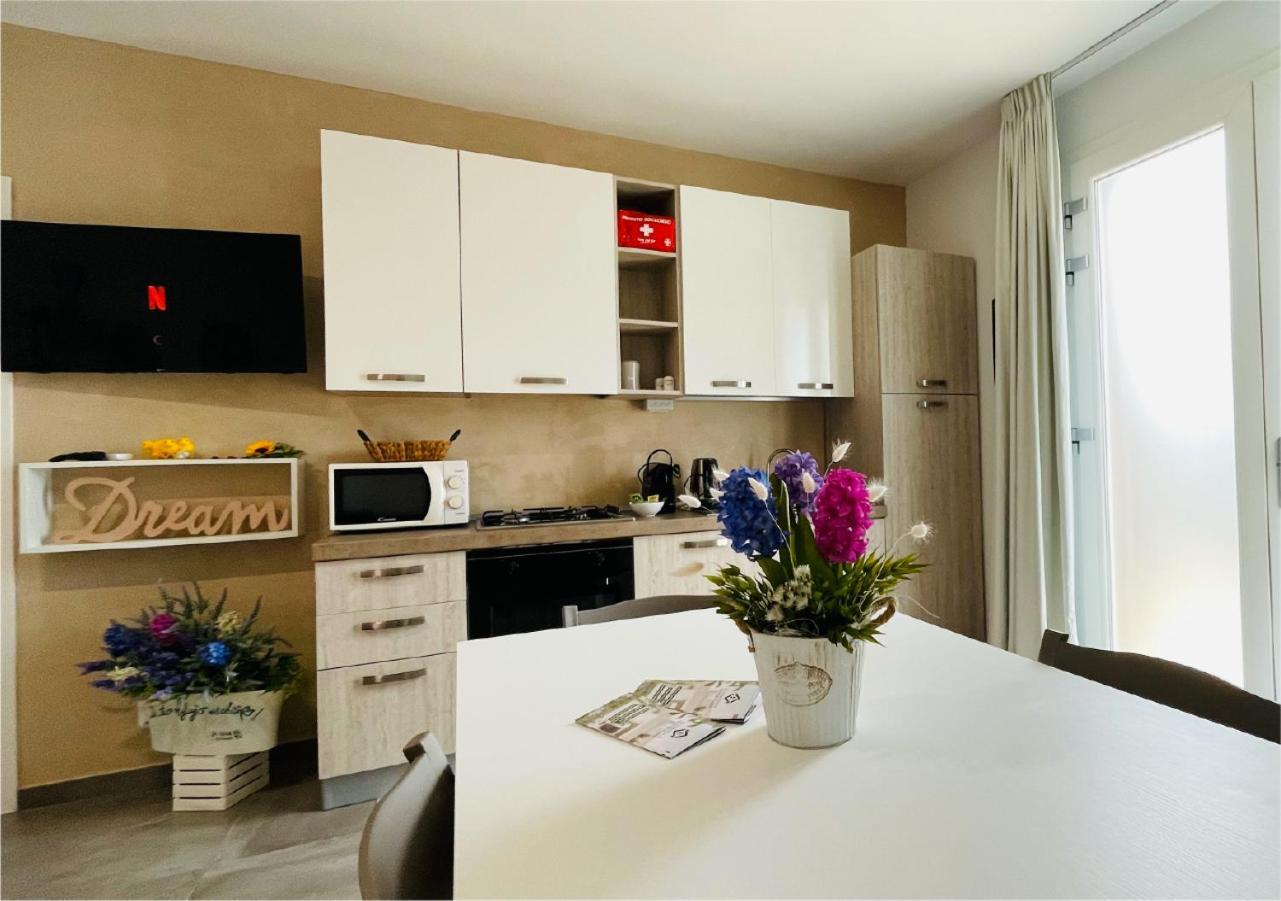 La Collina Di Montegrappa - Suites With Heated Private Pool - Suites With Shared Pool Тулие Екстериор снимка