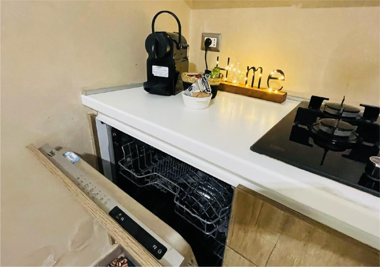 La Collina Di Montegrappa - Suites With Heated Private Pool - Suites With Shared Pool Тулие Екстериор снимка